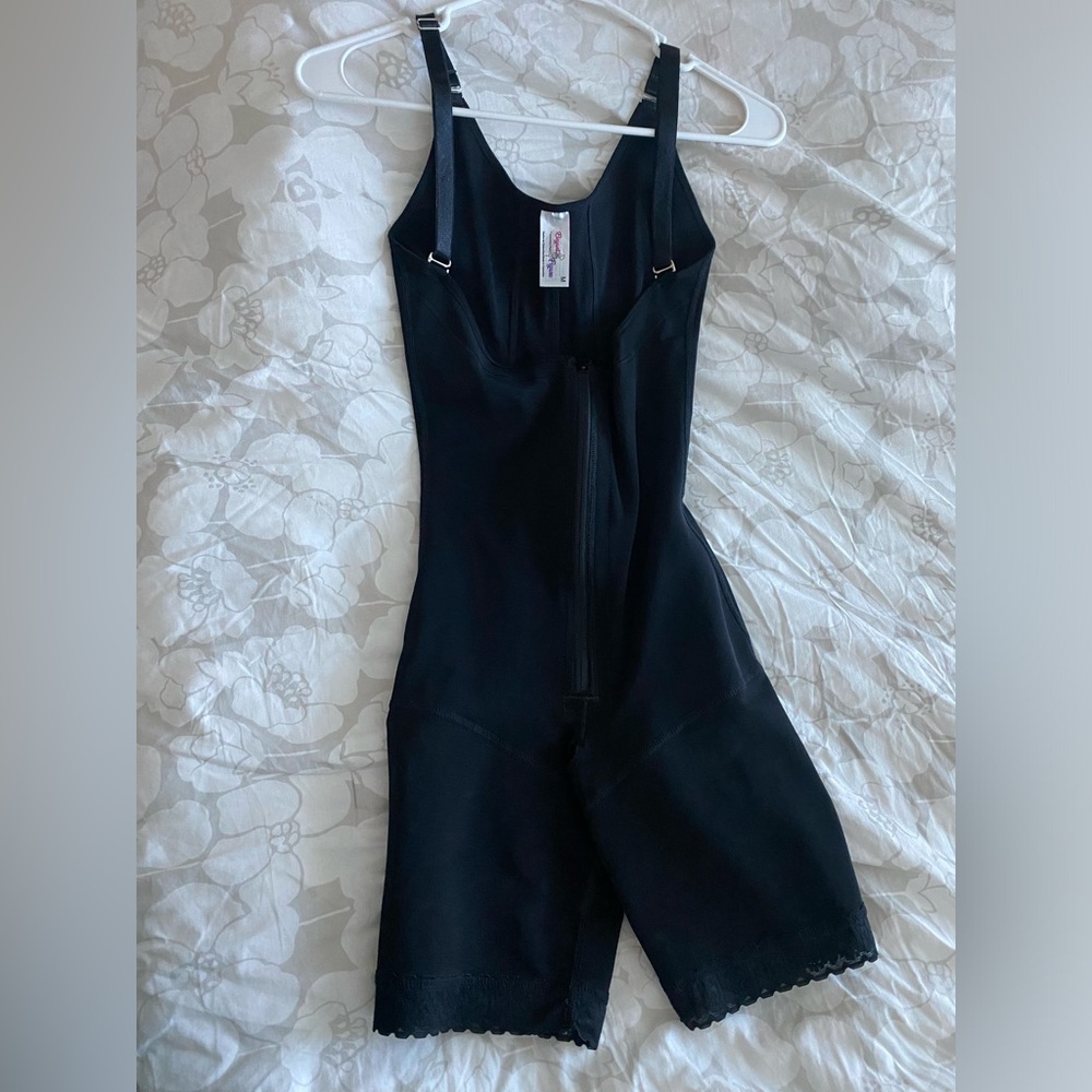Elegant figure Faja